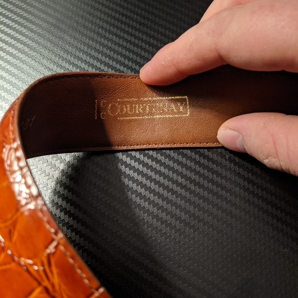 Alligator Grain Steerhide Belt - Picture 4 of 4